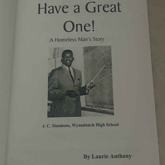 Books homeless story NYC - Picture 4 of 7